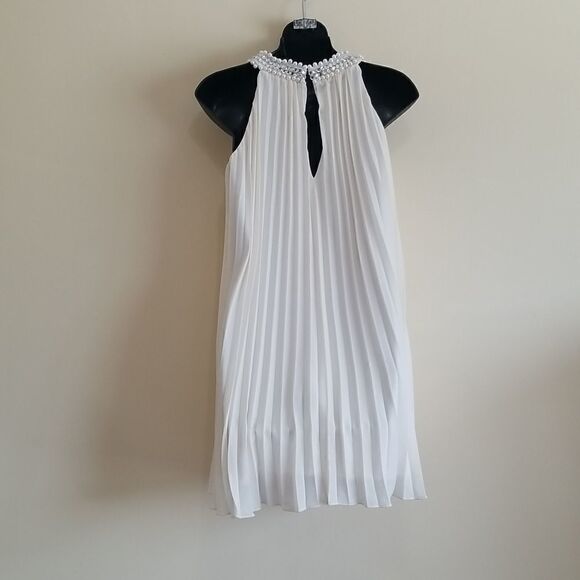 Speechless Cream Pleated Dress Sz Small - Picture 7 of 12